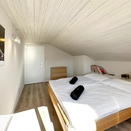 The Cuckoos Nest 5mns To Montana Swiss شقة *